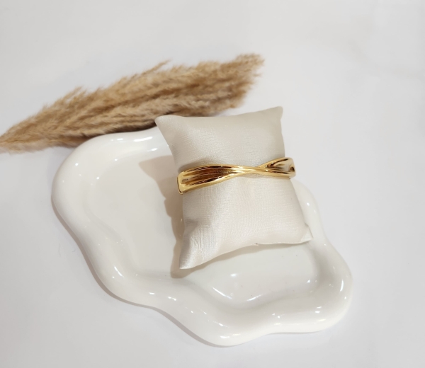 Bracelete com Design X Semijoia Ouro