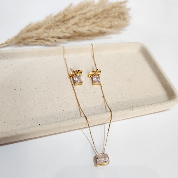 Conjunto Laço Cristal Pedra Quadrada