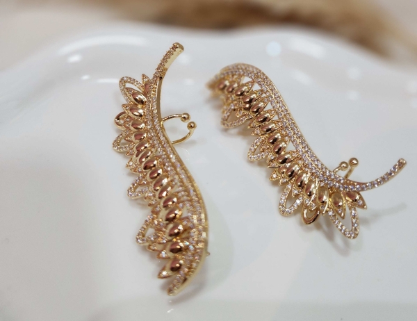 Brinco Asa Gold Ear Cuff