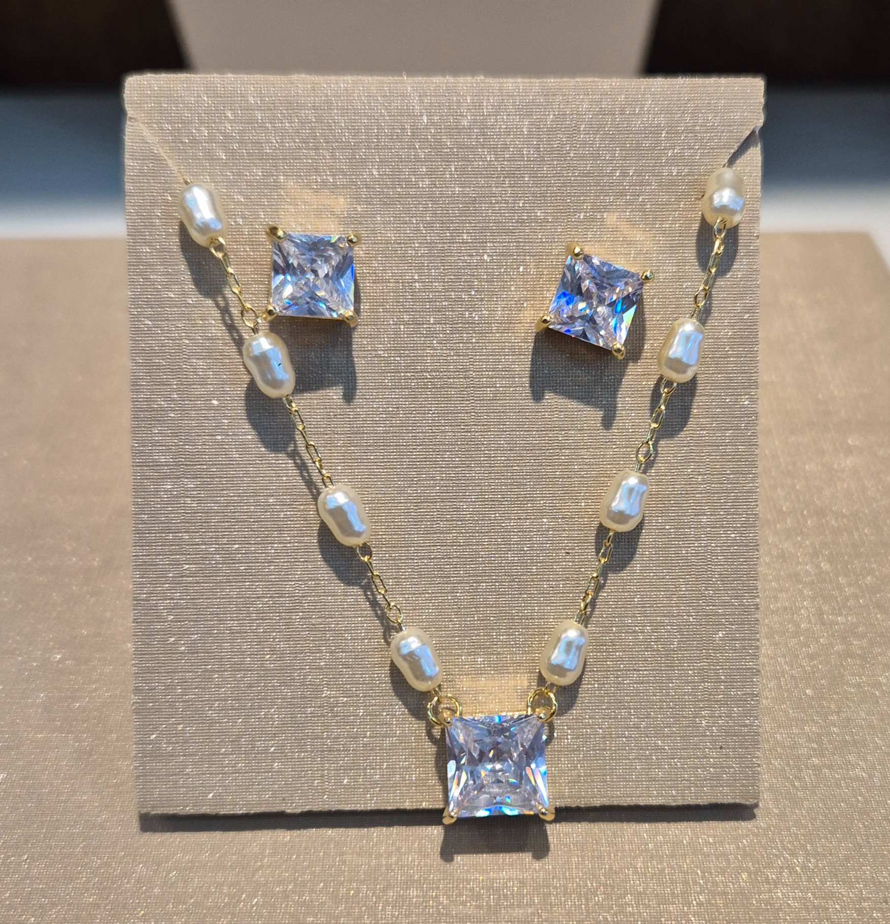 Conjunto Pérola Arroz com pedra fusion