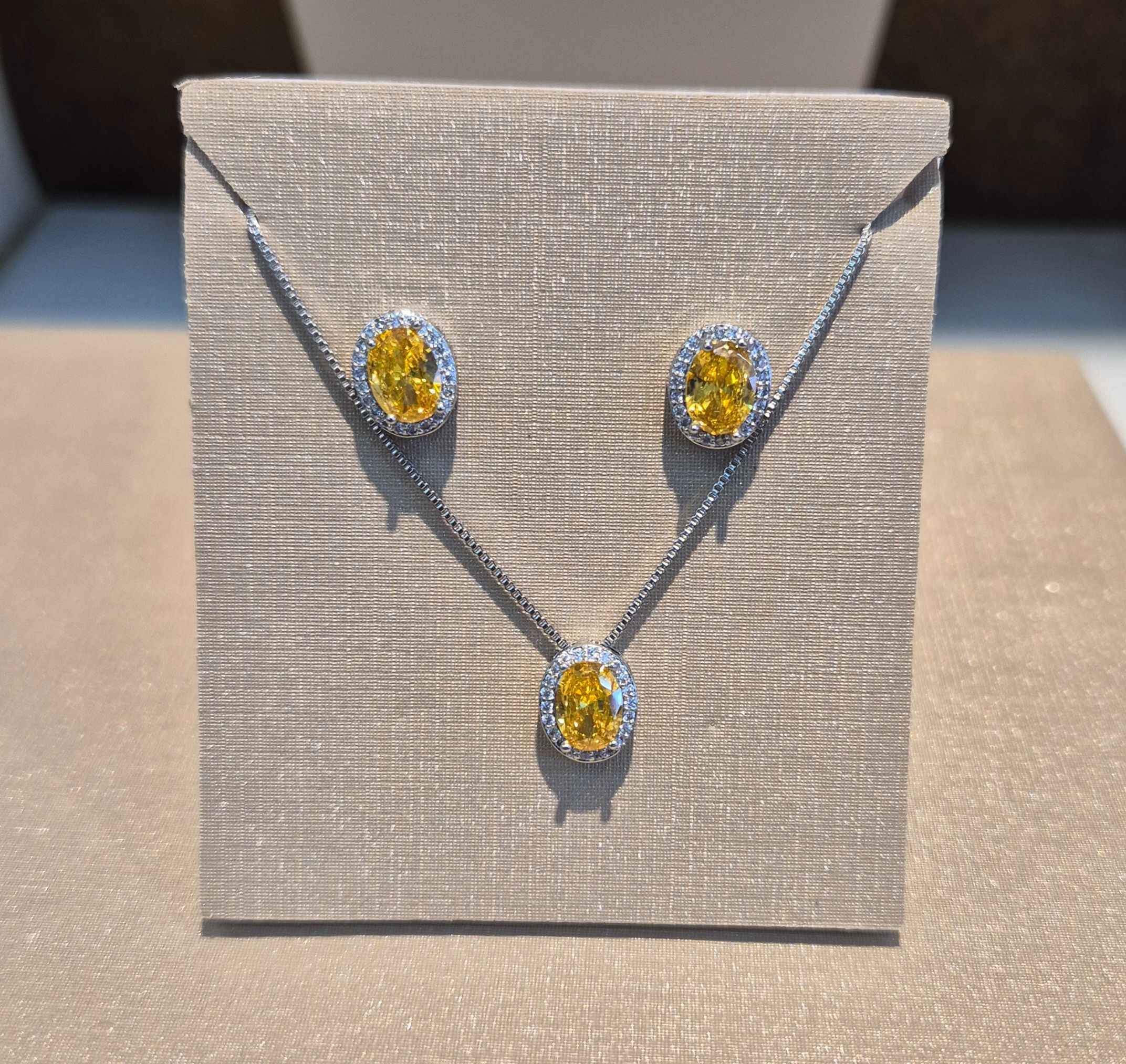 Conjunto Oval Pedra Cristal