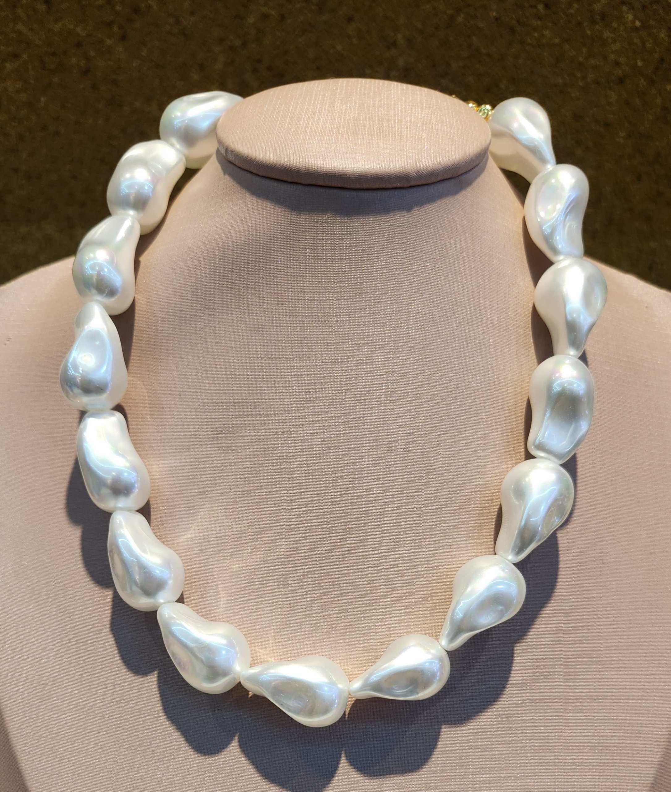 Colar Pérola Barroca Branca