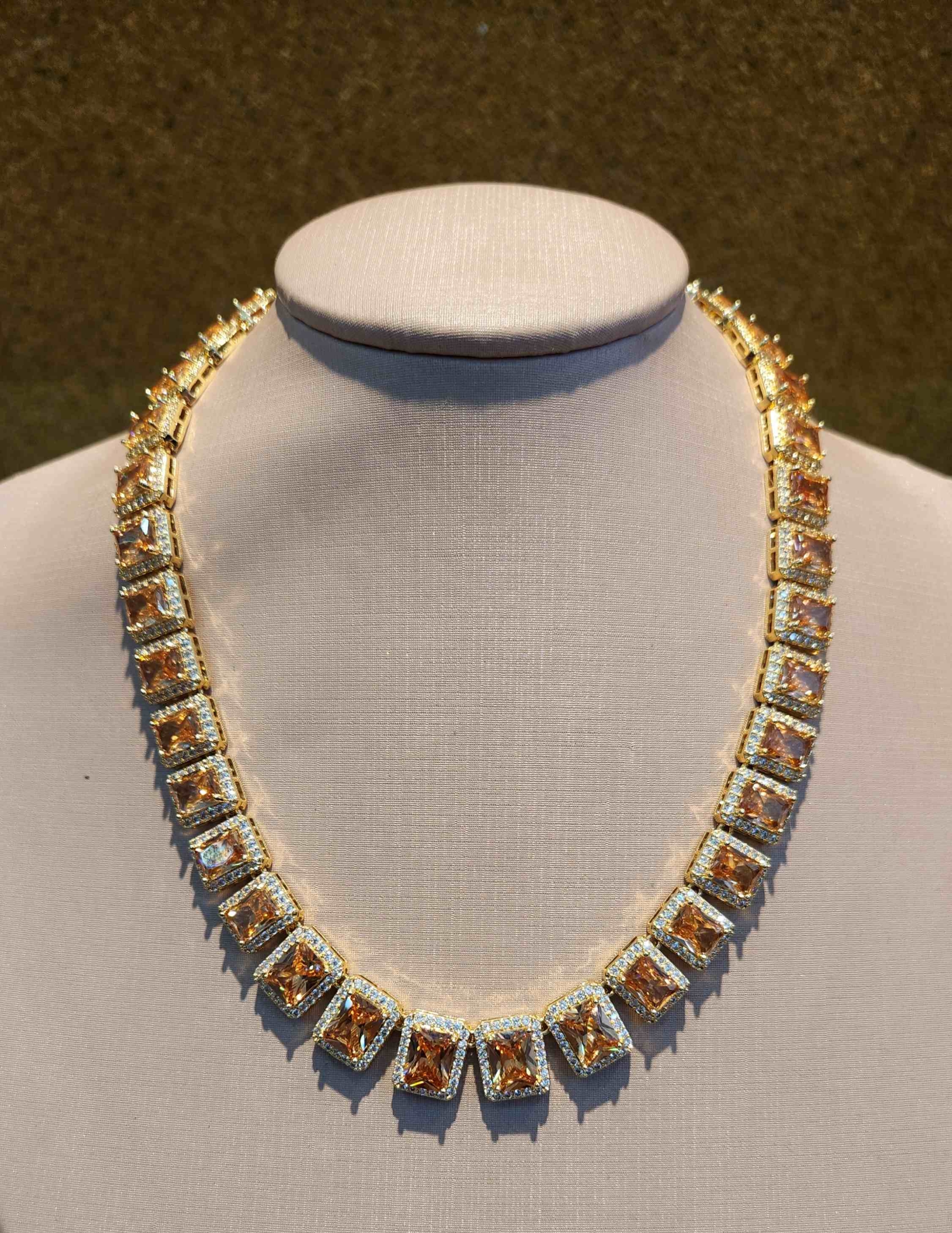 Colar Inspiração Swarovski Marrom