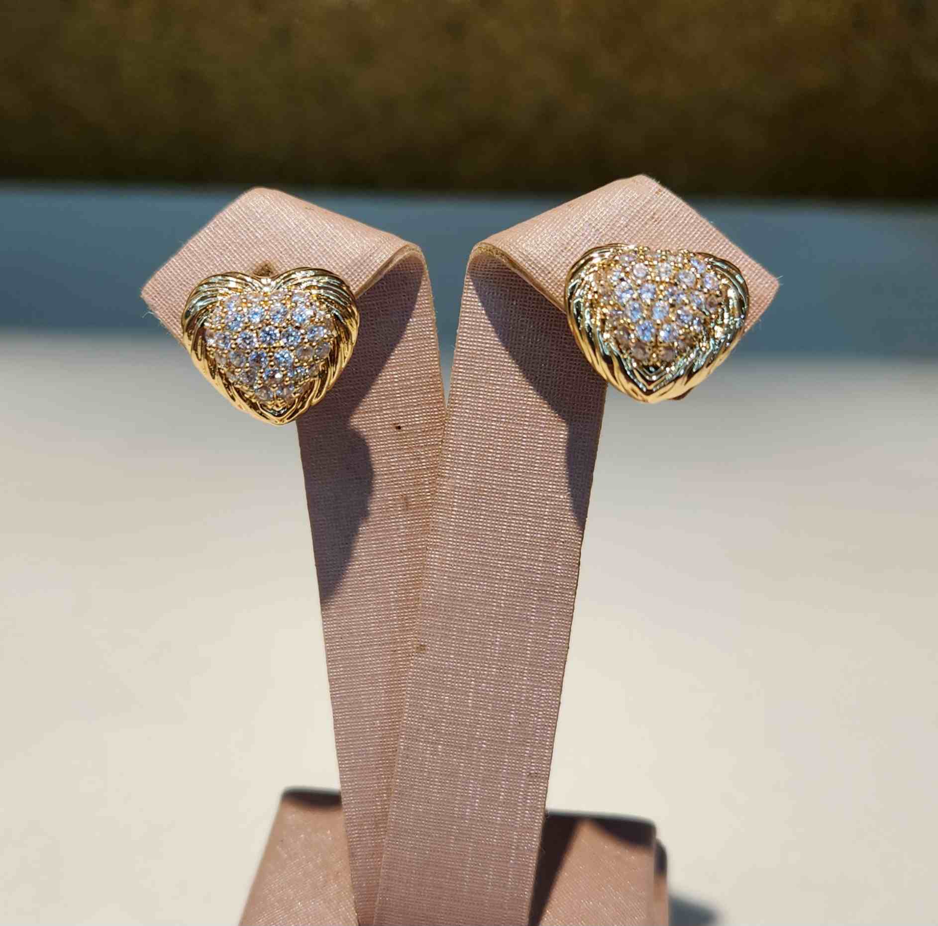 Brinco Coração cravejado (P)